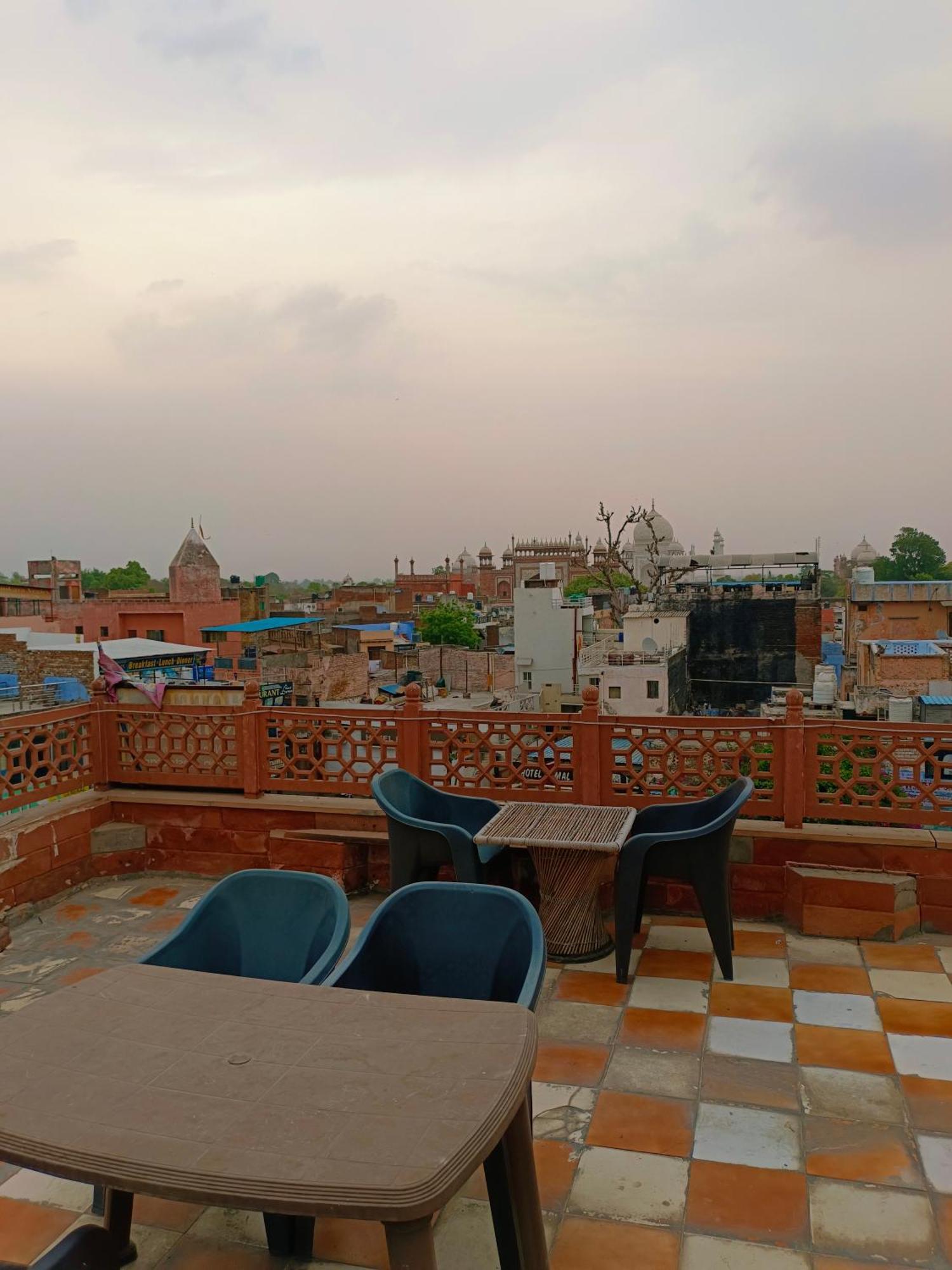 Hotel India Inn Walking Distance From Taj Mahal-- Rooftop Taj Mahal View Agra  Exteriér fotografie